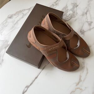 *****SOLD***NikeSKIMS Rift Mesh Split-Toe Infinite Sable (sold out in stores)